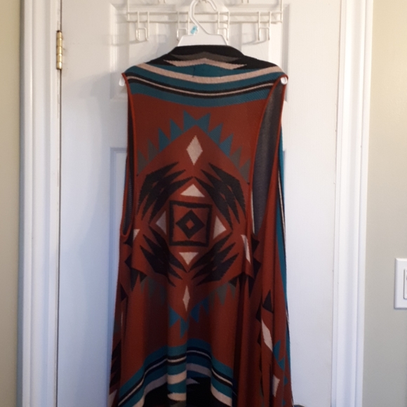 Gorgeous Boho Tribal Flowy Vest - Picture 6 of 7